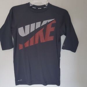 Boy's Nike black size XL rash guard